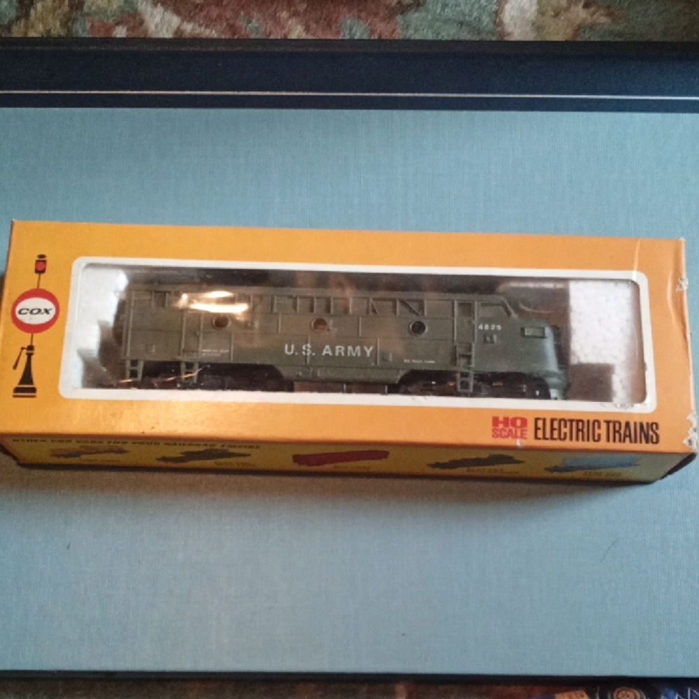 Cox US ARMY F-3 Locomotive